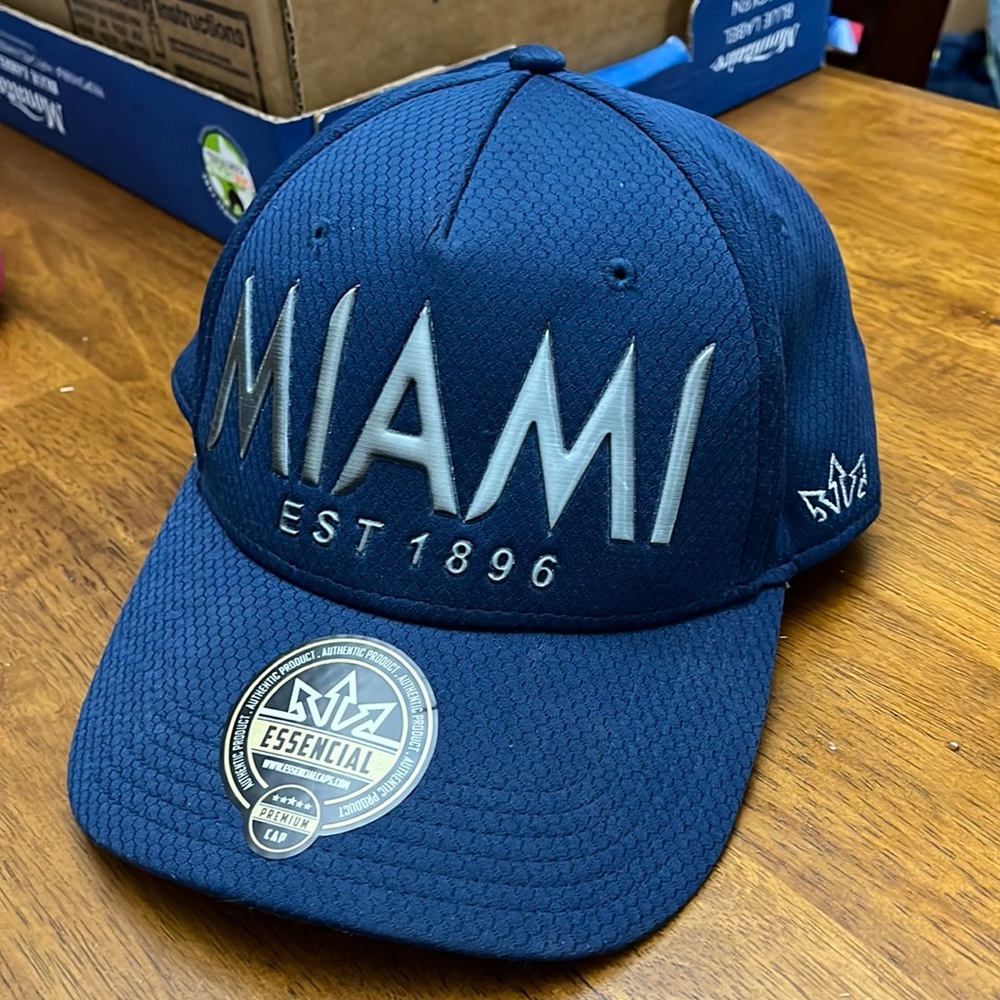 ESSENCIAL CAPS Miami est 1896, dusky navy and gray, sticker still on cap, velcro